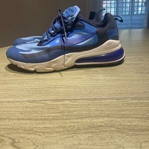 Nike Mens AirMax 270 React
